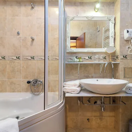 Heritage Pasike Hotel