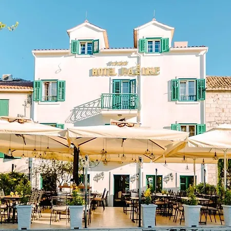 Heritage Pasike Hotel Trogir